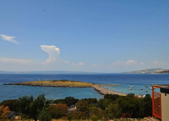 Pribjeći Queen 42 Premium Klenovica