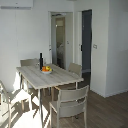 Ośrodek wypoczynkowy Queen 42 Premium *